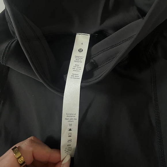 Lululemon Cropped Black Tights - Picture 5 of 6